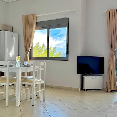 Apartament Deus Saranda *