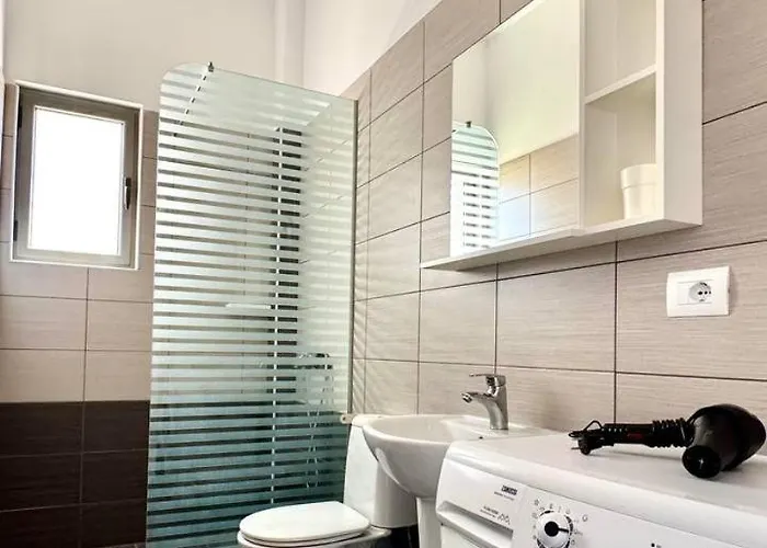 Deus Saranda דירה