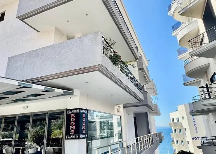 Deus Saranda דירה Polisi i Vogel