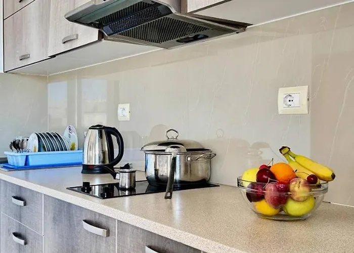 Deus Saranda דירה *