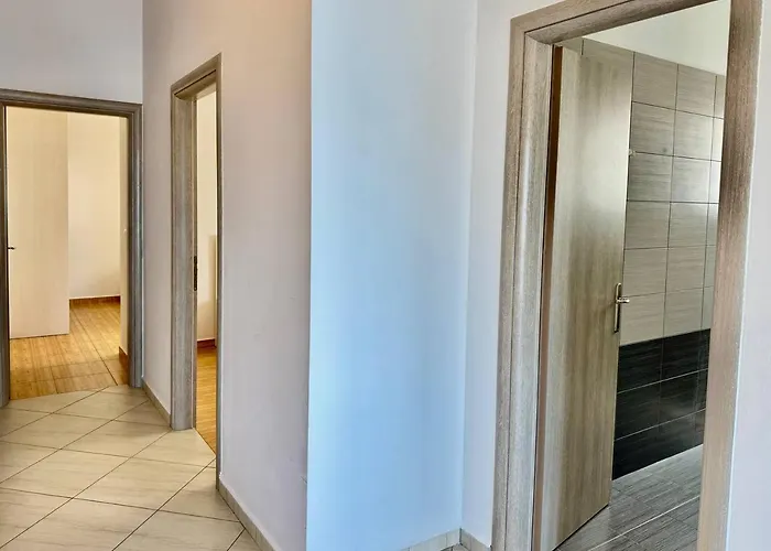 Deus Saranda Appartamento Polisi i Vogel